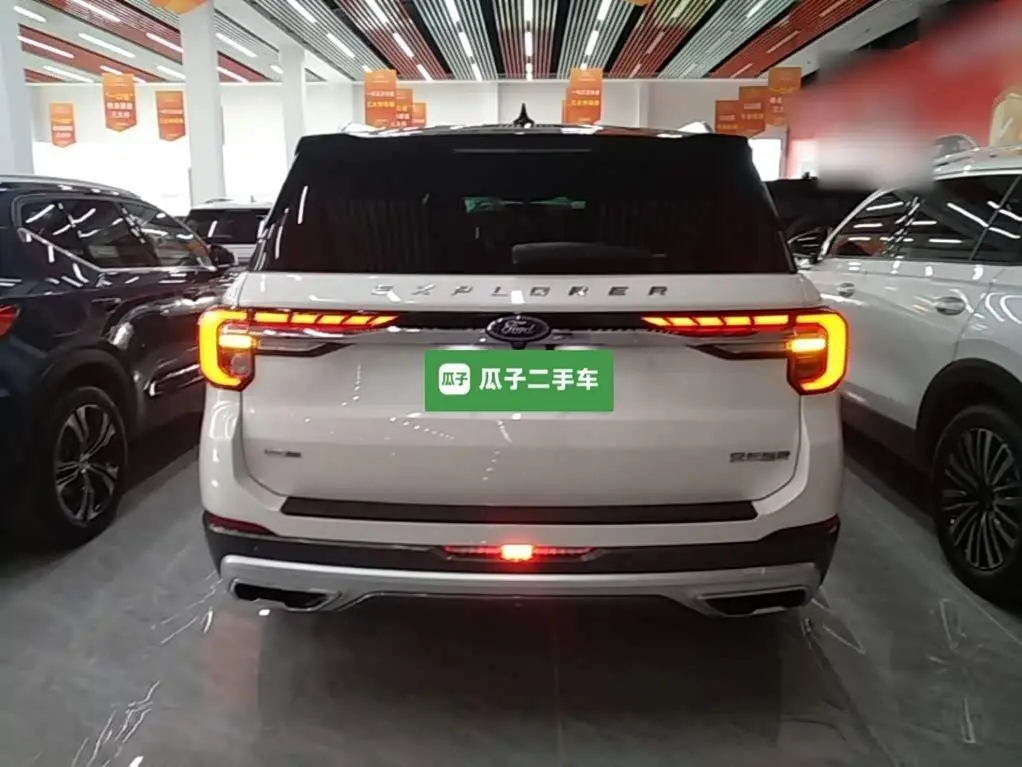 Ford Explorer 2022 — Photo 6/20