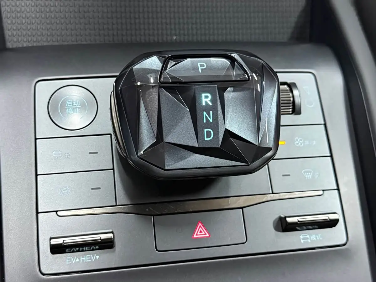 BYD Qin L 2024 — Photo 14/19
