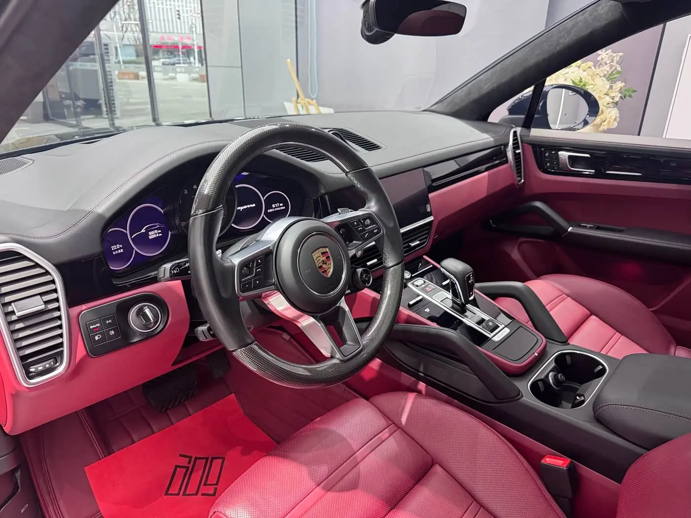 Porsche Cayenne 2023 — Photo 17/20