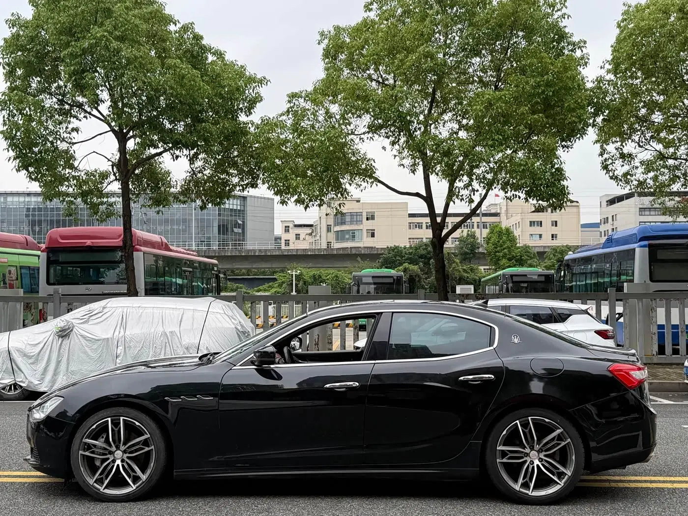 Maserati Ghibli 2017 — Фото 8/18