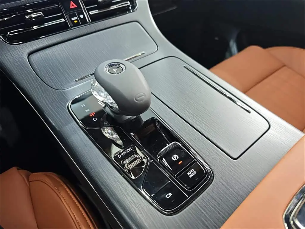 GAC Trumpchi Trumpchi E9 2026 — Photo 15/19
