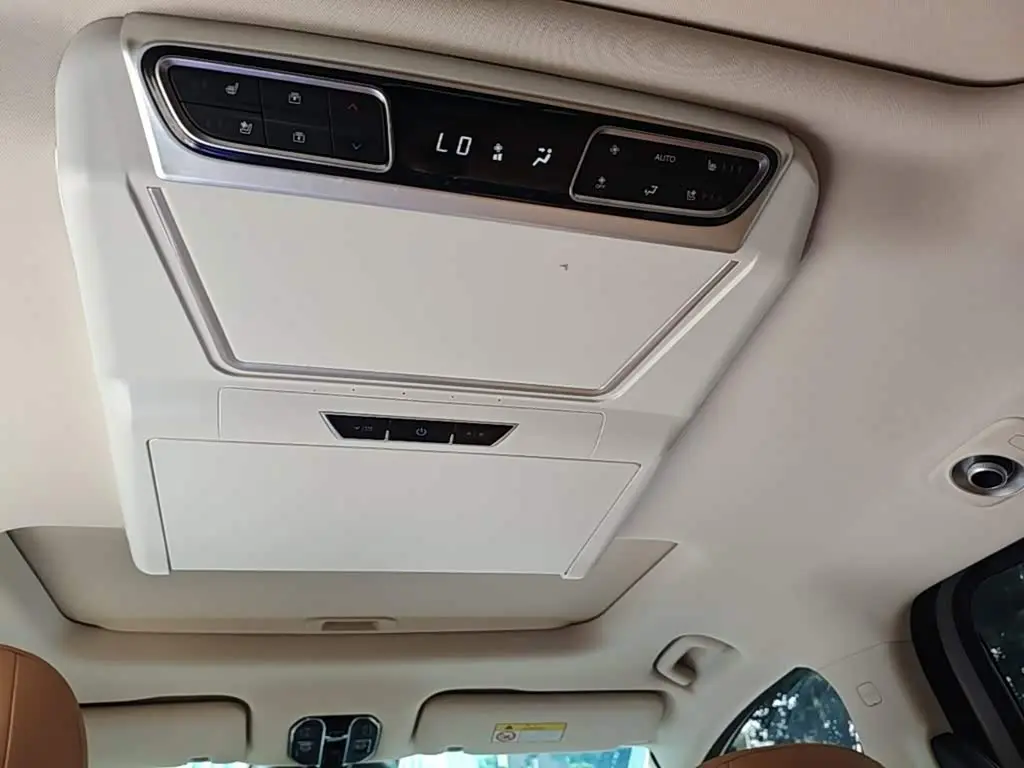 GAC Trumpchi Trumpchi E8 NEV 2025 — Şəkil 18/20