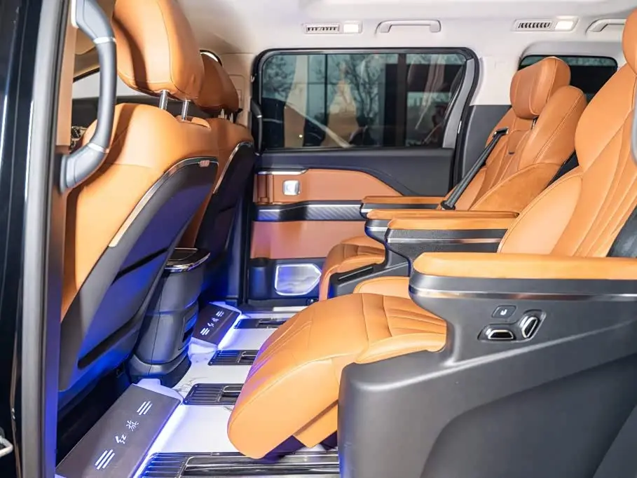 Hongqi HQ9 PHEV 2025 — Photo 14/18