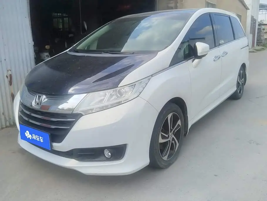 Honda Odyssey 2017 — Фото 1/16