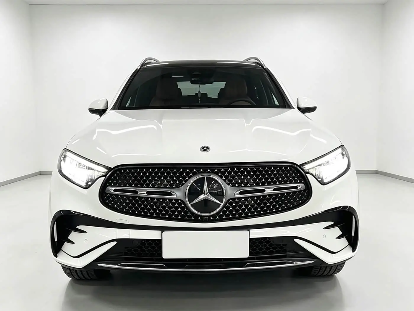 Mercedes-Benz GLC 2024 — Photo 2/9