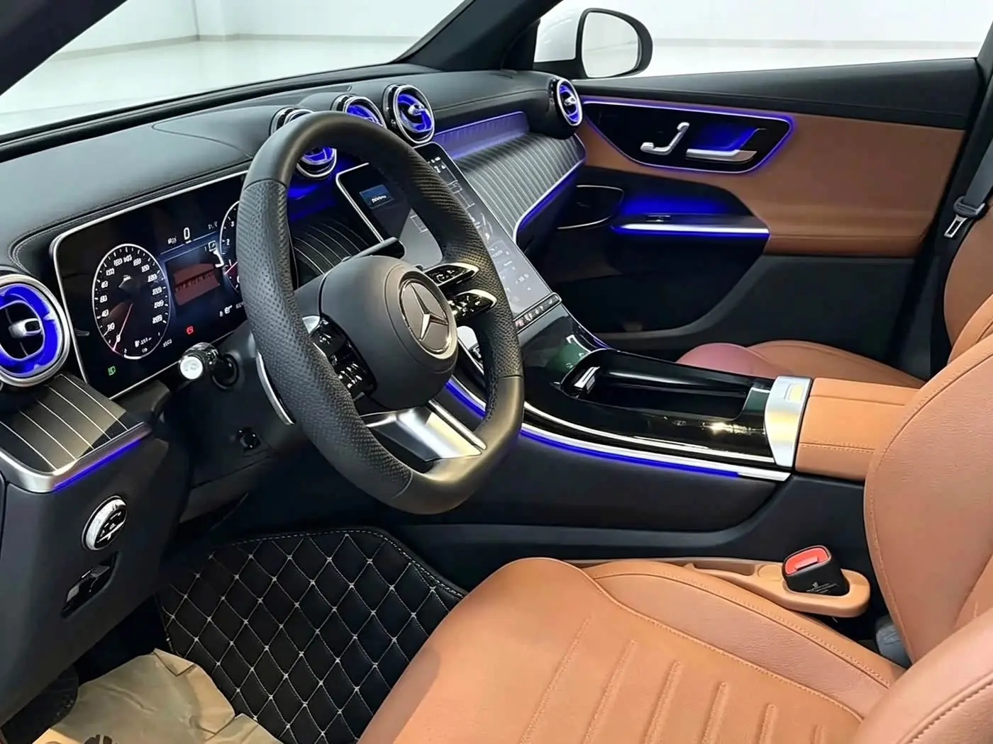 Mercedes-Benz GLC 2024 — Photo 6/9