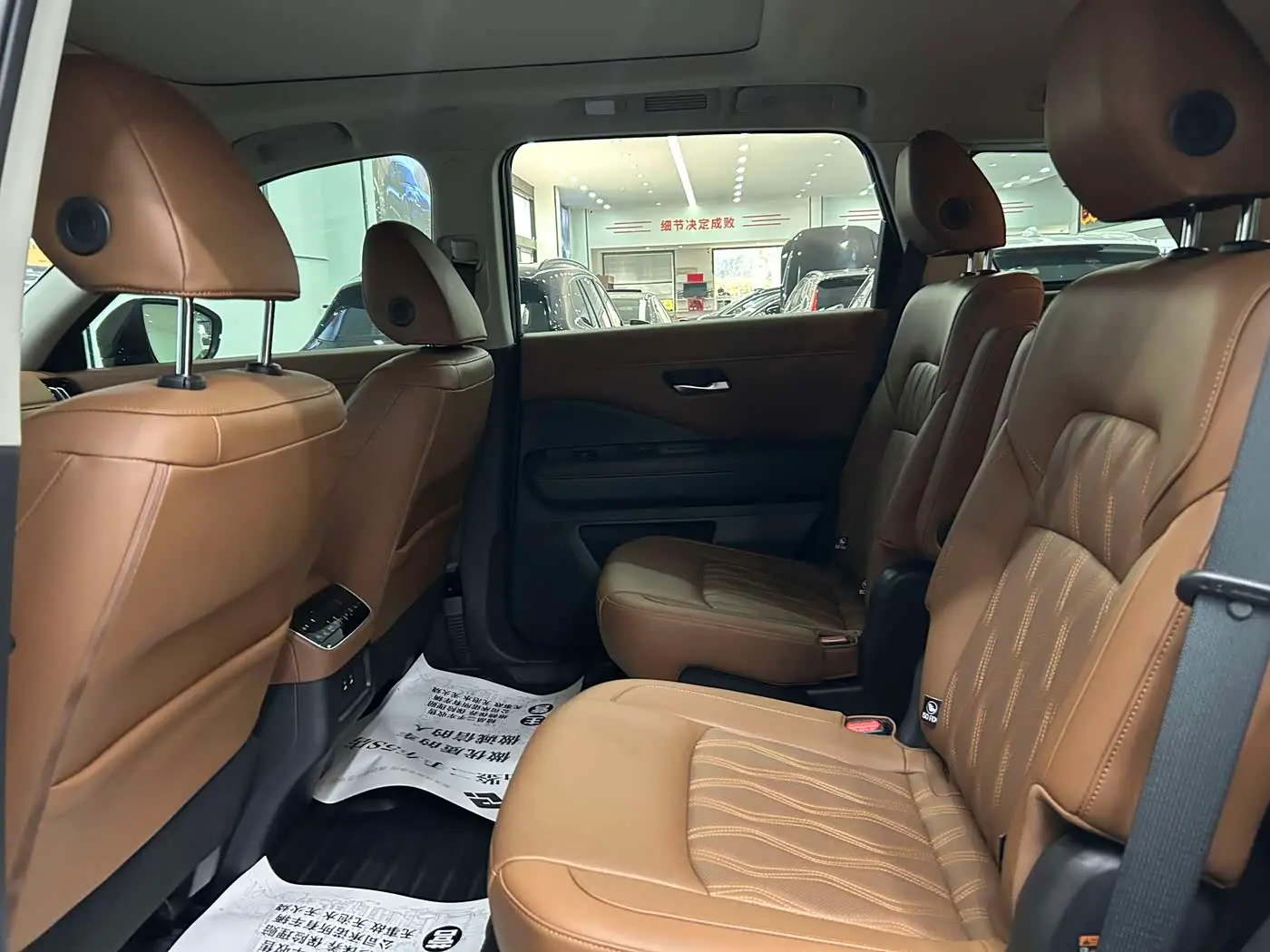 Nissan Terra 2024 — Photo 8/13