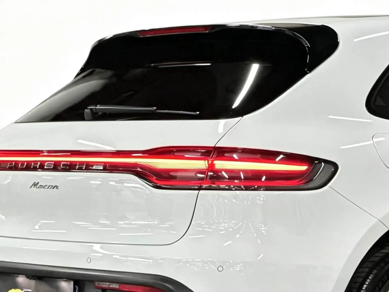 Porsche Macan 2022 — Photo 8/20