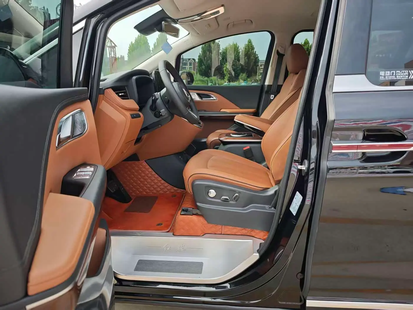 Hongqi HQ9 2023 — Photo 4/16