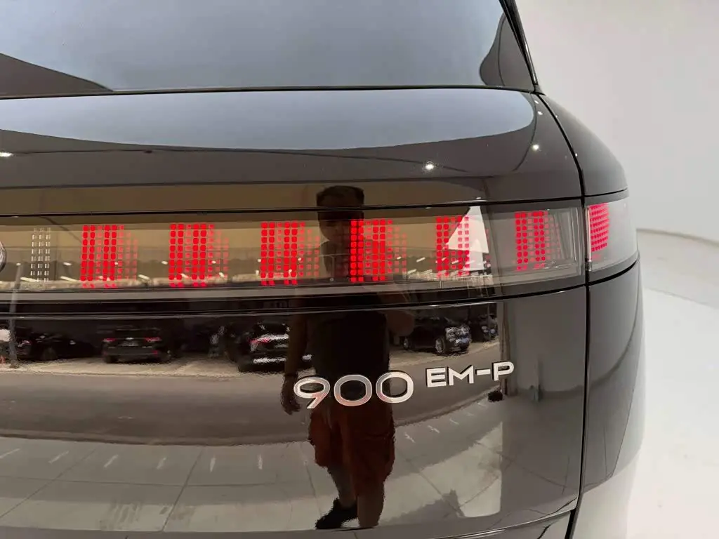 Lynk & Co 900 2025 — Photo 10/20