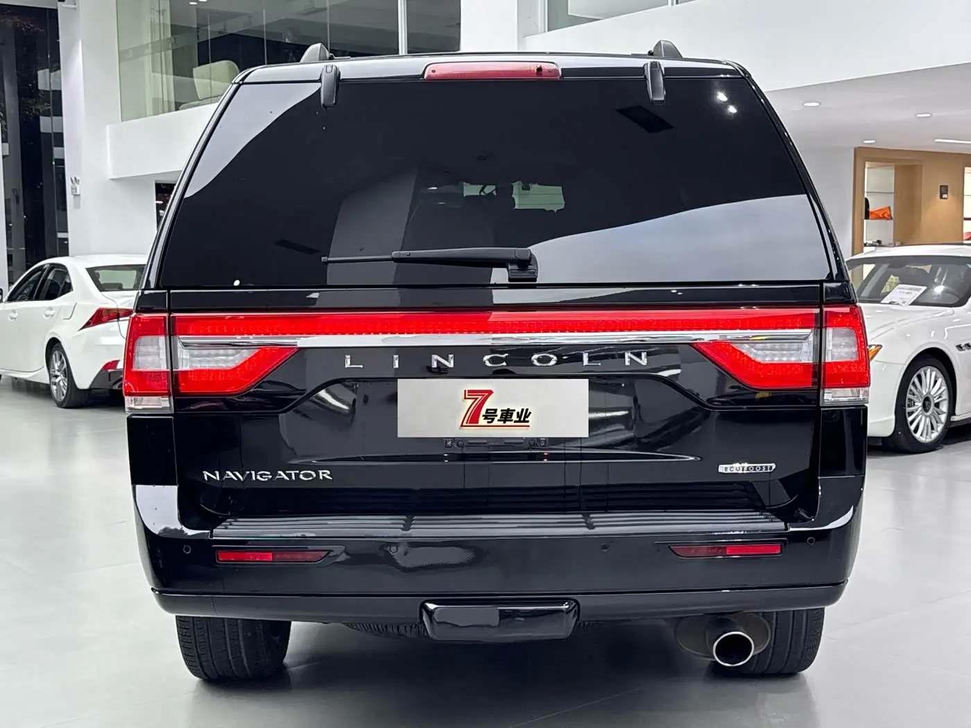 Lincoln Navigator 2016 — Фото 13/13
