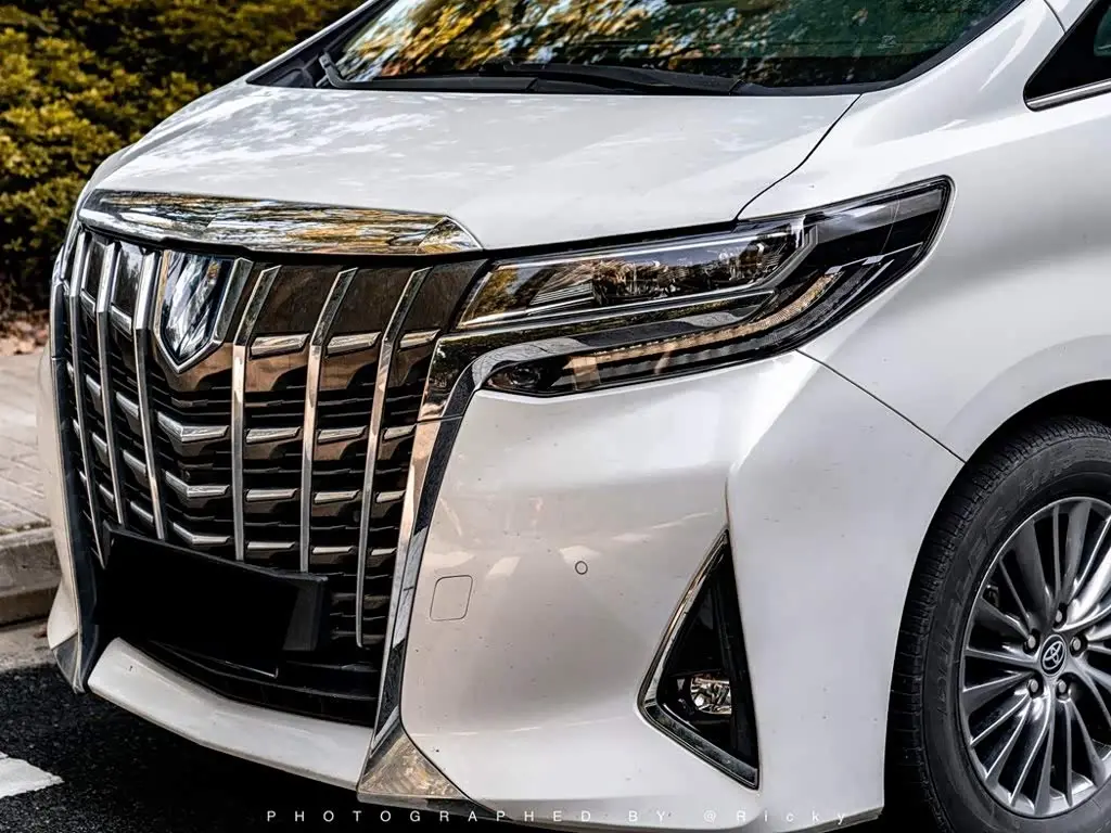 Toyota Alphard 2021 — Photo 2/16