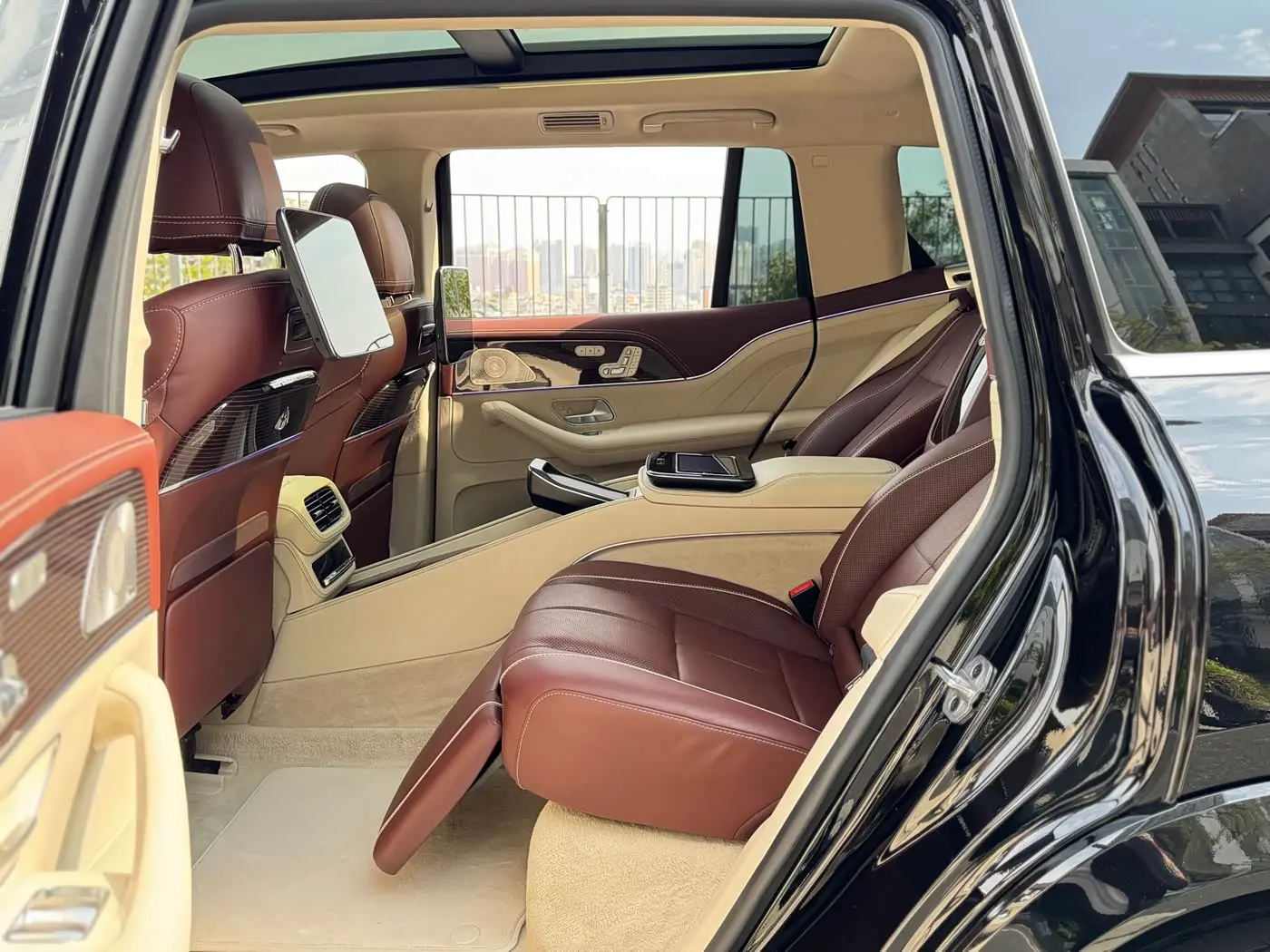 Mercedes-Benz Maybach GLS 2021 — Фото 10/20