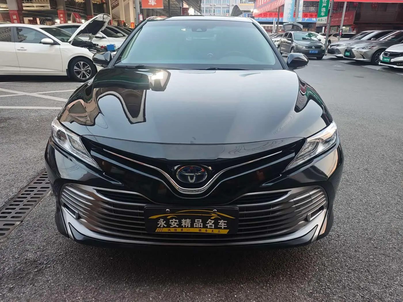 Toyota Camry 2018 — Şəkil 2/20