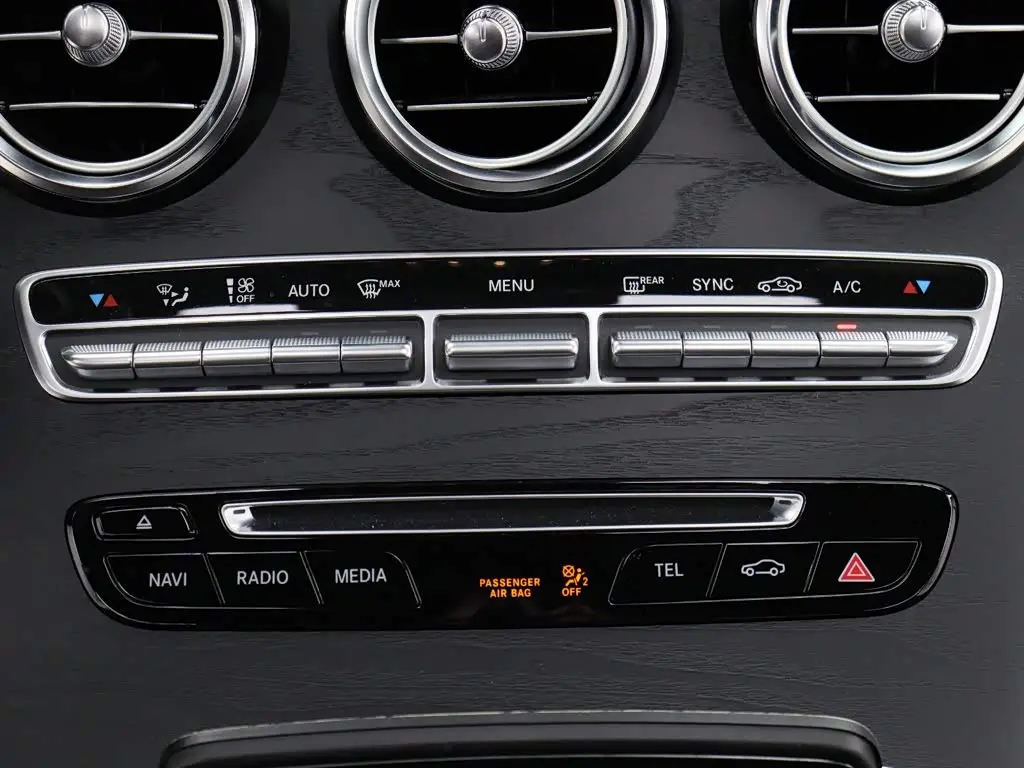 Mercedes-Benz GLC AMG 2020 — ფოტო 18/20