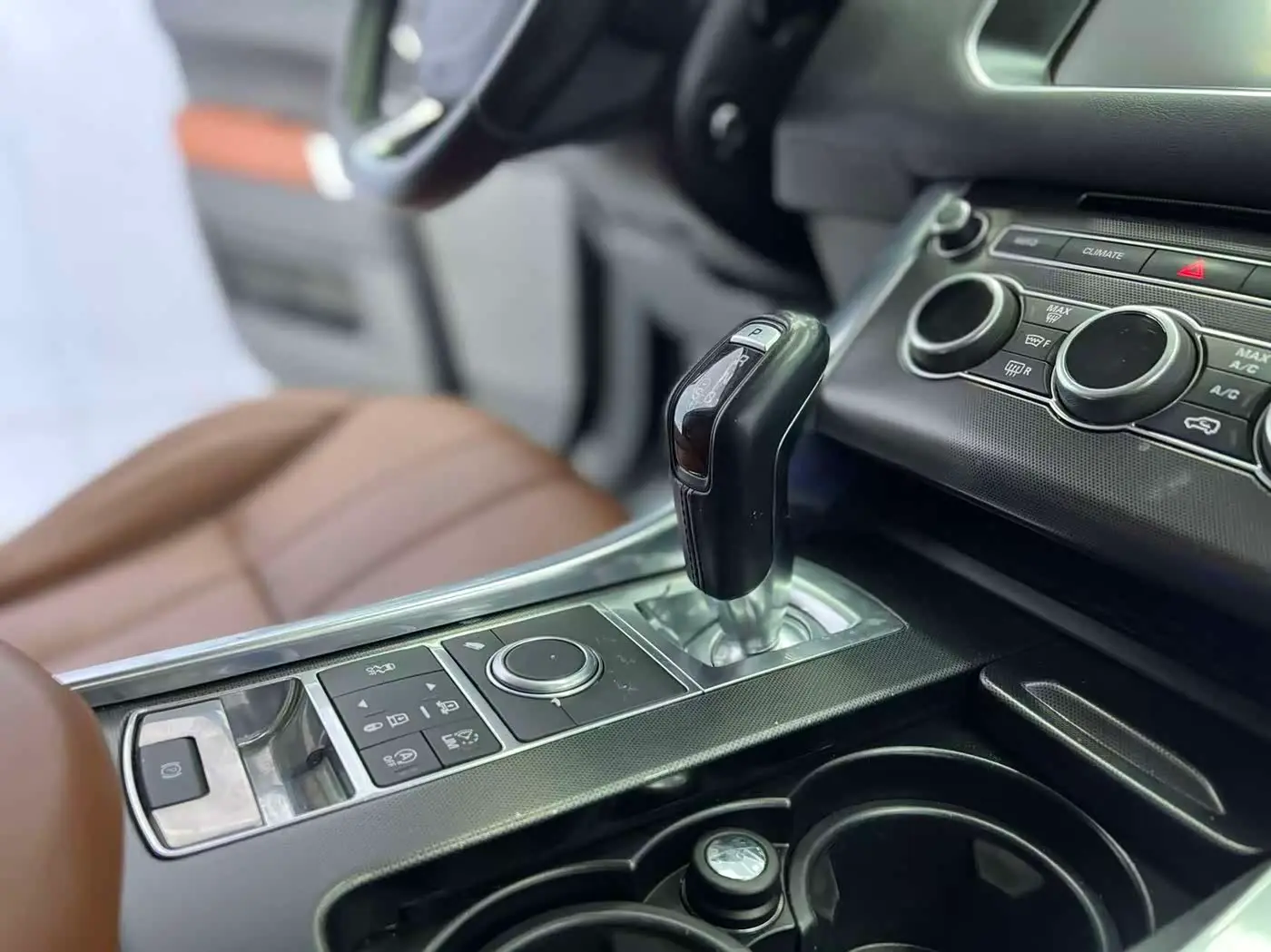 Land Rover Range Rover Sport 2017 — Photo 13/16