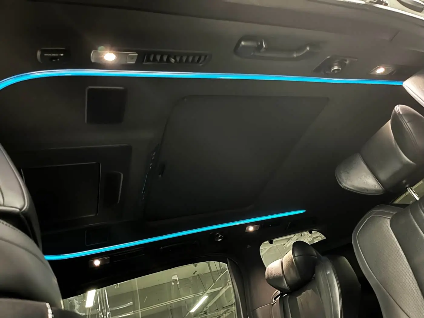 Toyota Alphard 2018 — Photo 17/17
