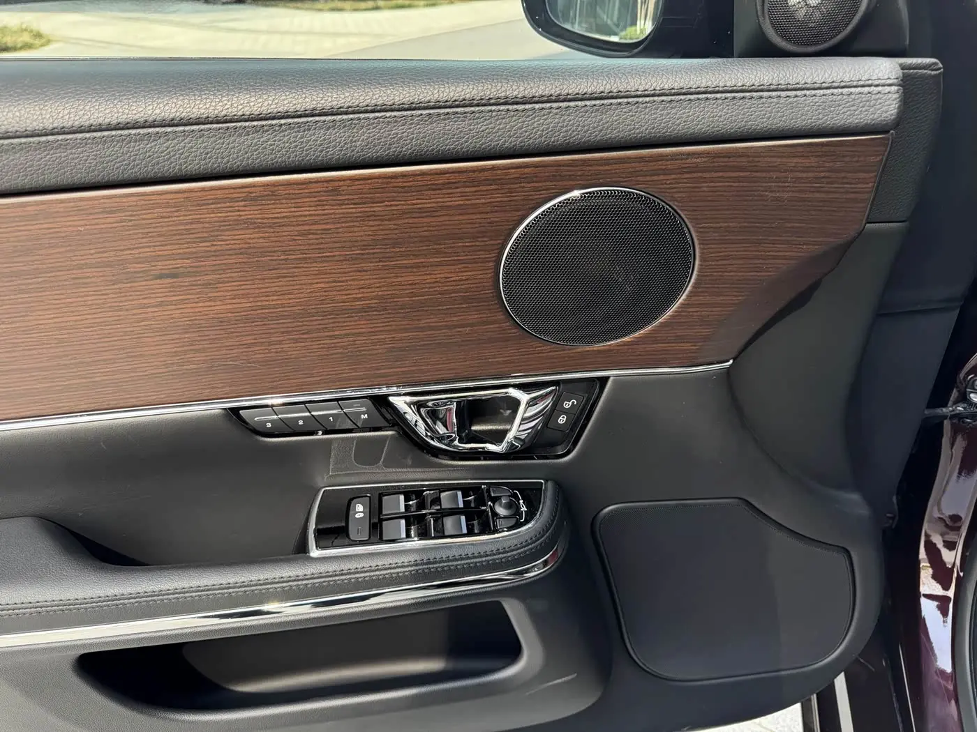 Jaguar XJ 2018 — Photo 6/20