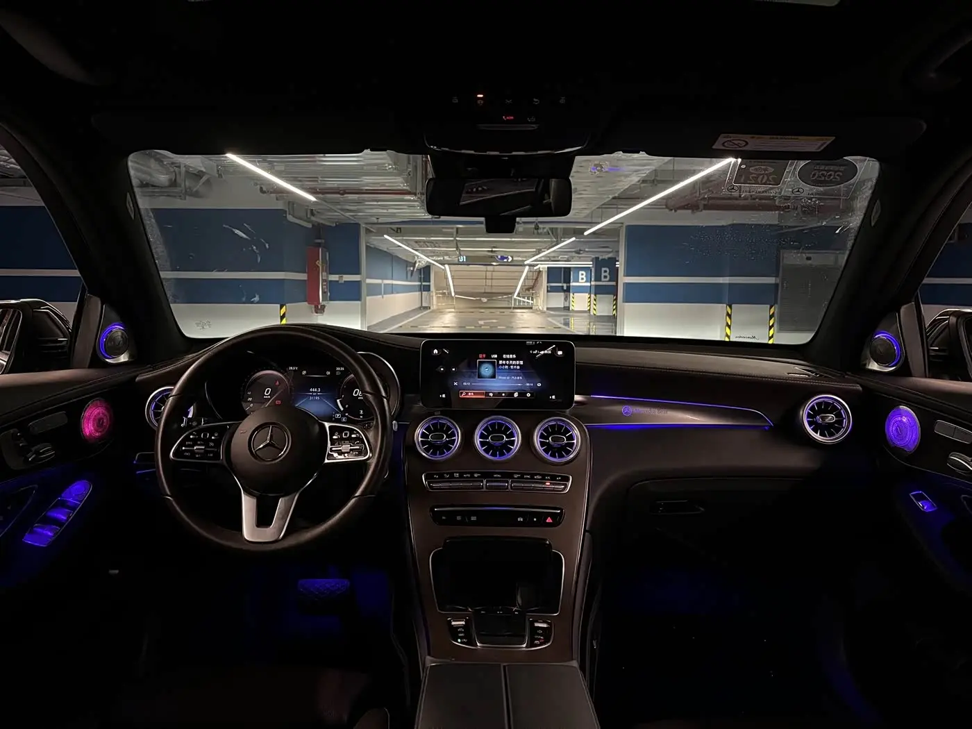Mercedes-Benz GLC 2019 — ფოტო 13/20