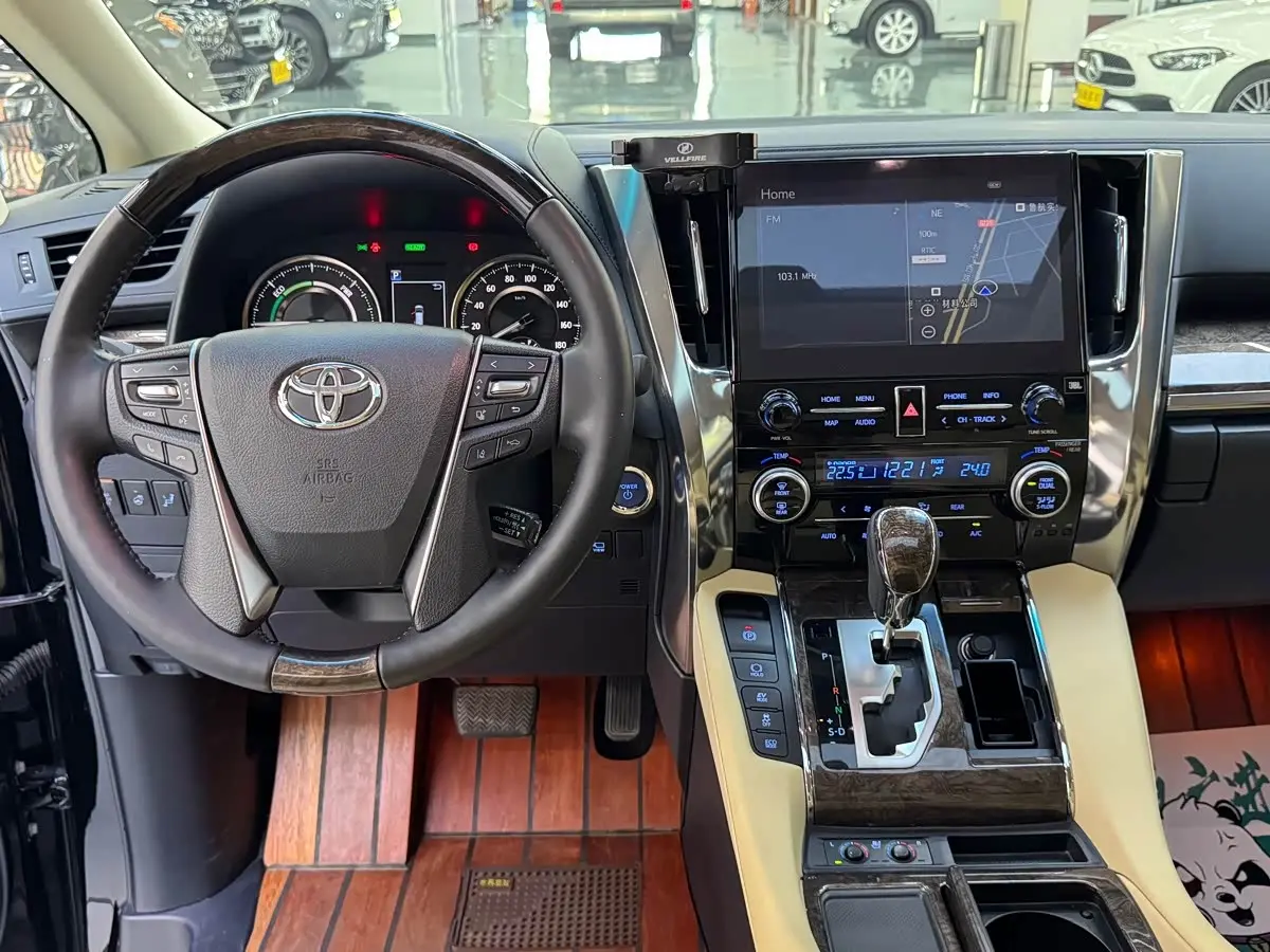 Toyota Vellfire 2021 — Photo 5/13