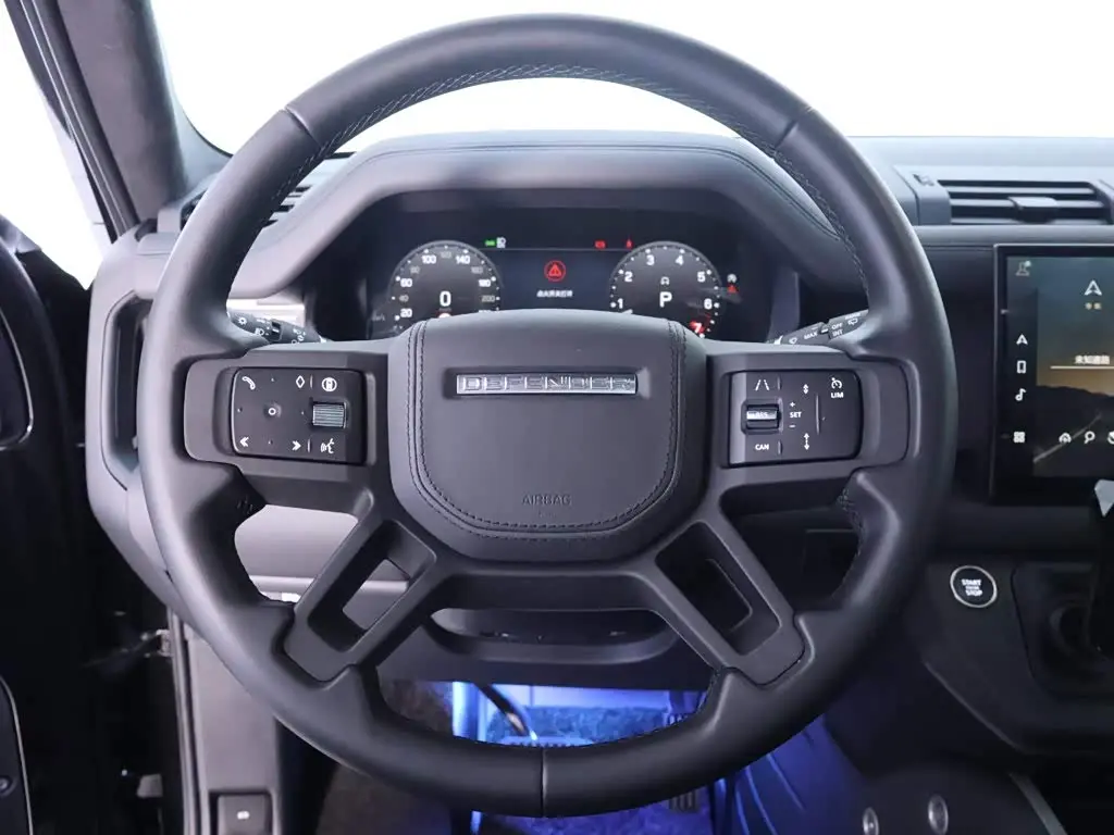 Land Rover Defender 2025 — Фото 16/20