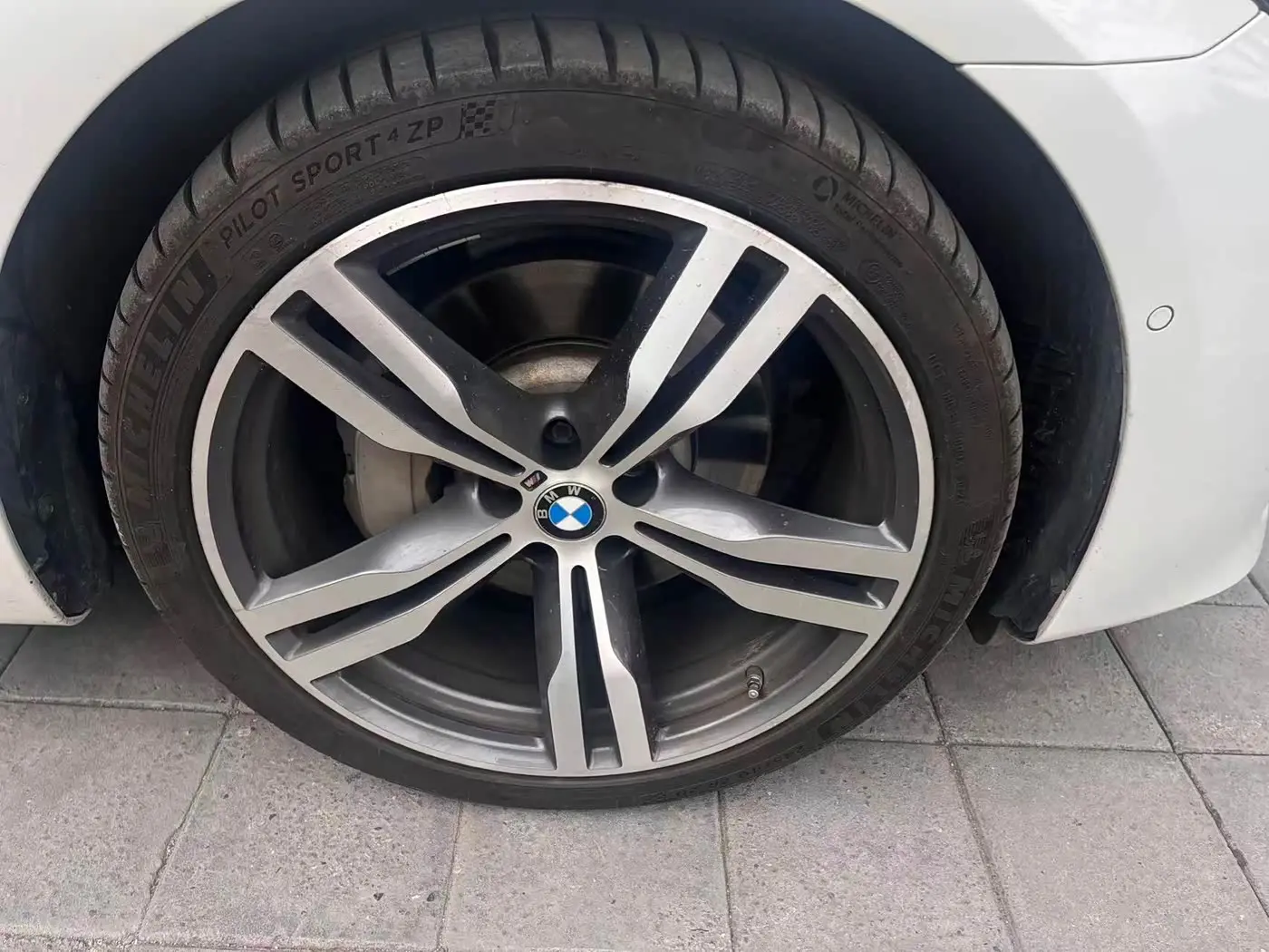 BMW 6 Series GT 2021 — Фото 12/12