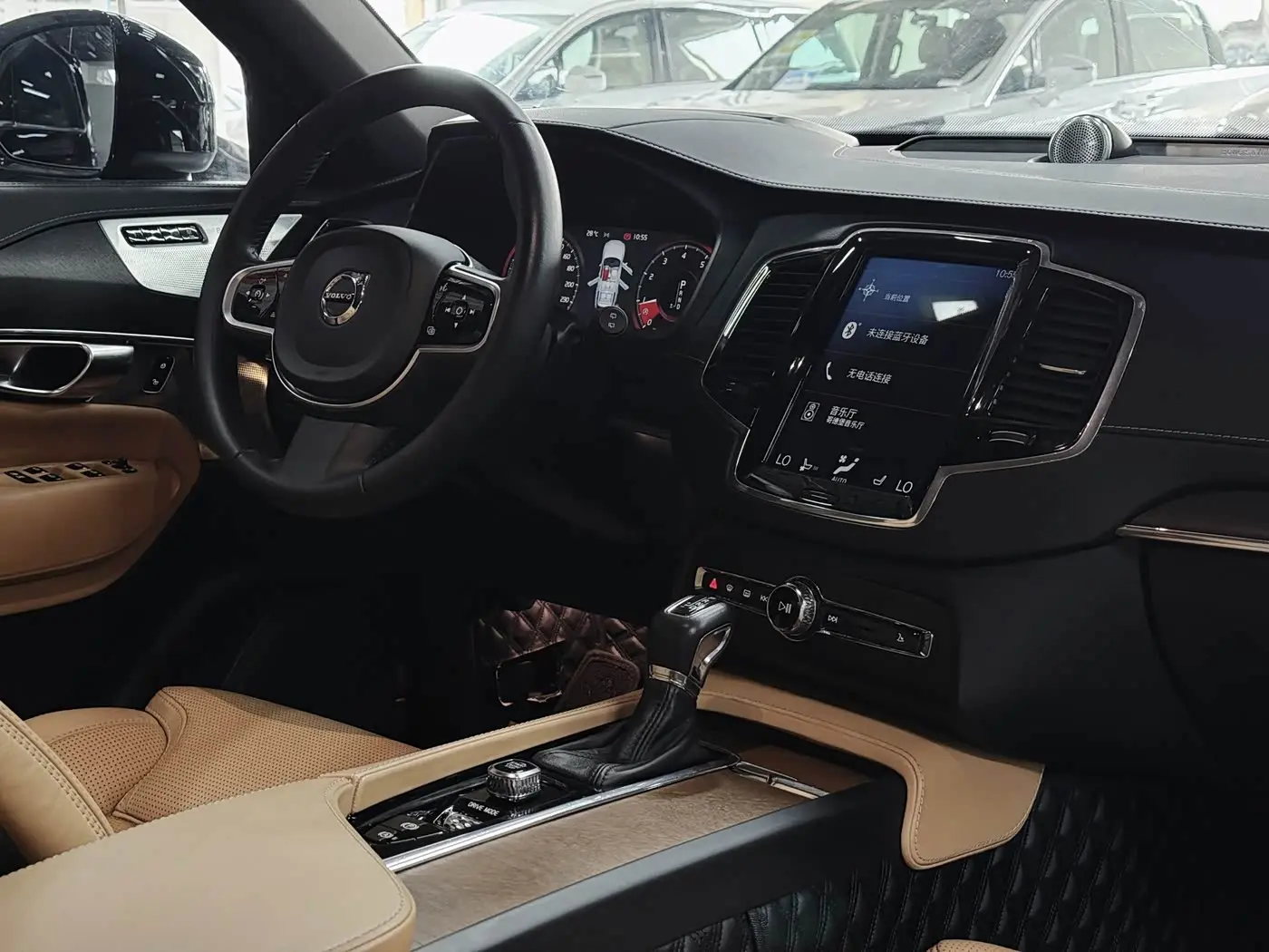 Volvo XC90 2018 — Photo 11/17