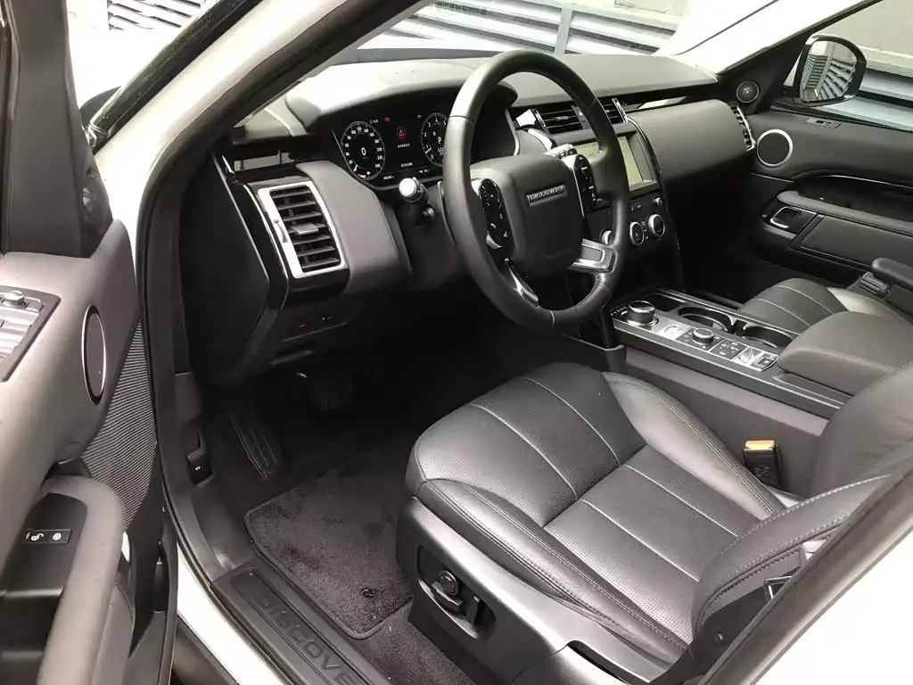 Land Rover Discovery 2020 — Фото 15/20