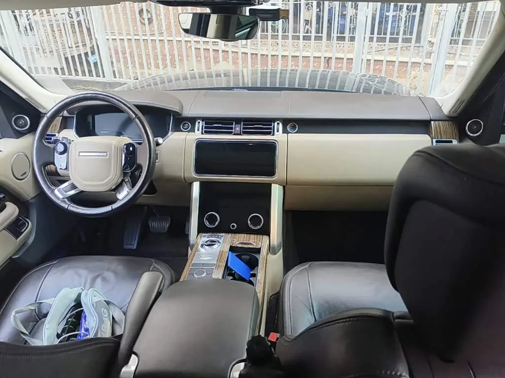 Land Rover Range Rover 2018 — Şəkil 12/13