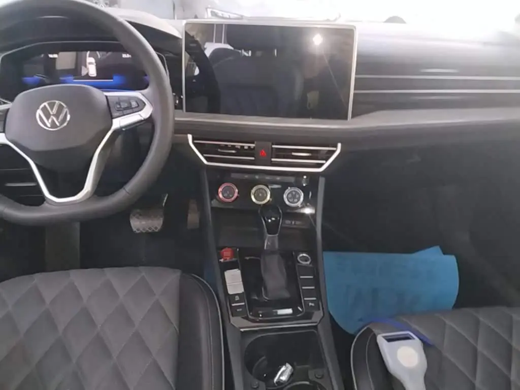 Volkswagen Sagitar 2022 — Photo 13/20