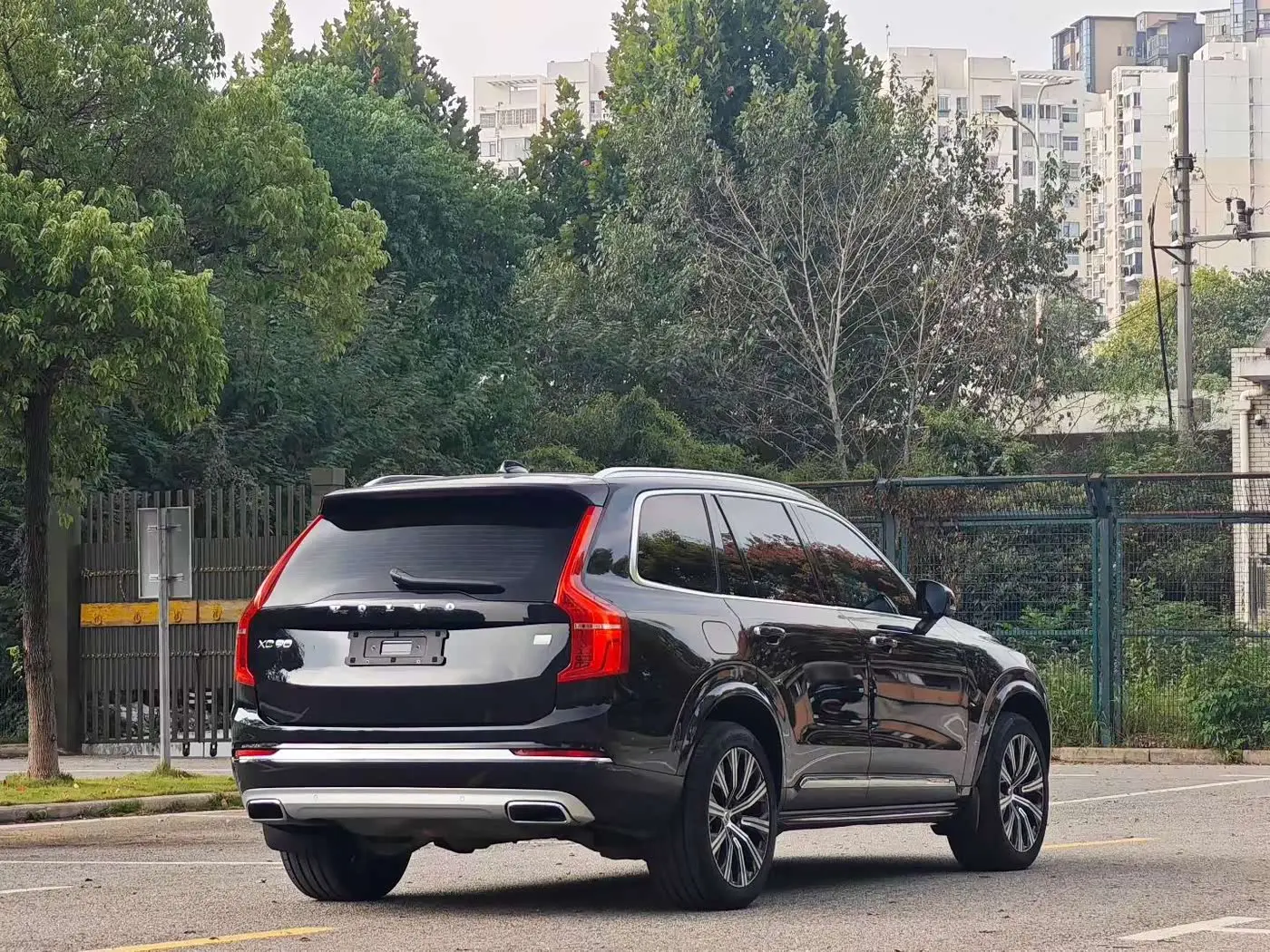 Volvo XC90 Plug-in Hybrid 2020 — Фото 7/9