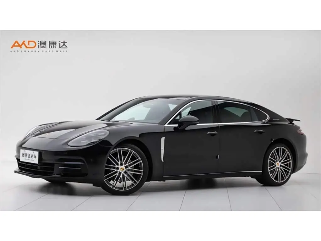 Porsche Panamera 2019 — Photo 1/10