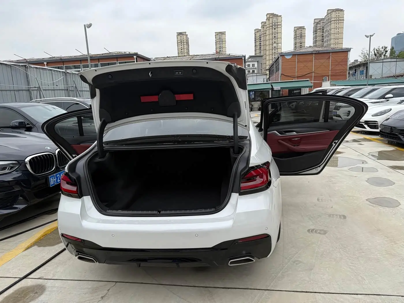 BMW 5 Series 2022 — Photo 16/20