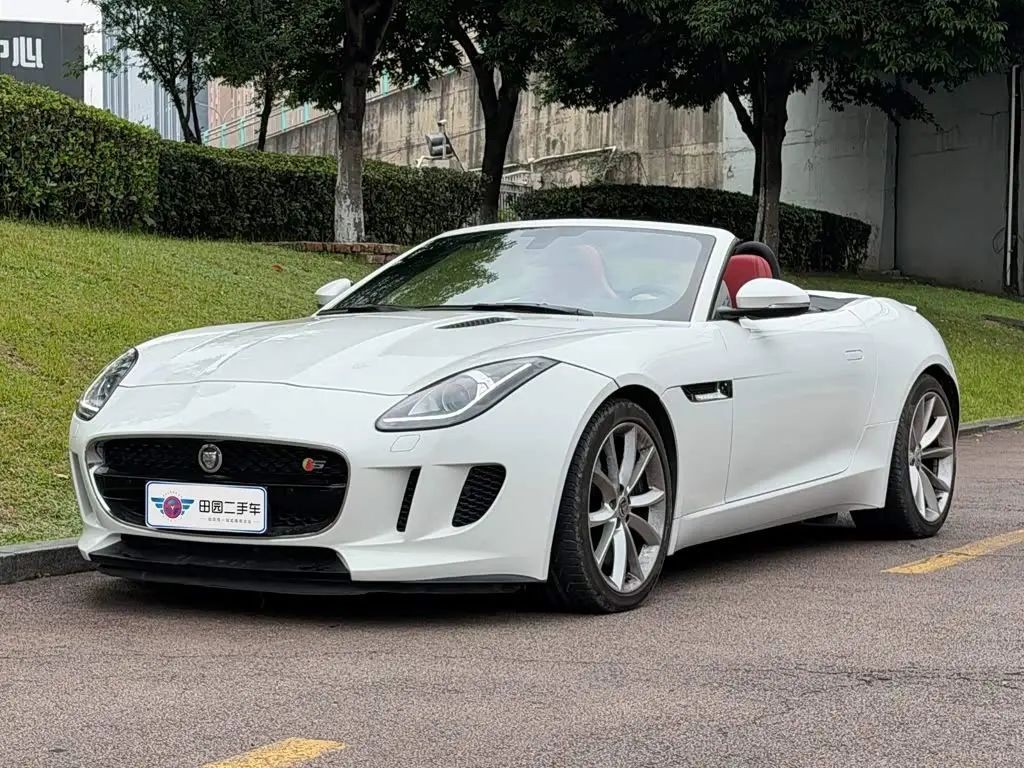 Jaguar F-TYPE 2013 — Photo 1/11