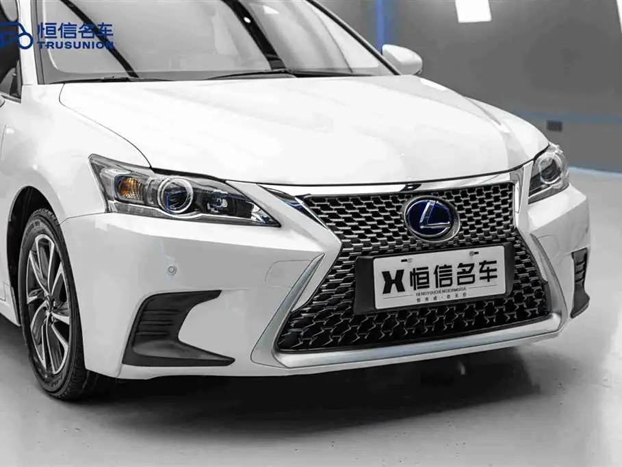 Lexus CT 2018 — Фото 9/20