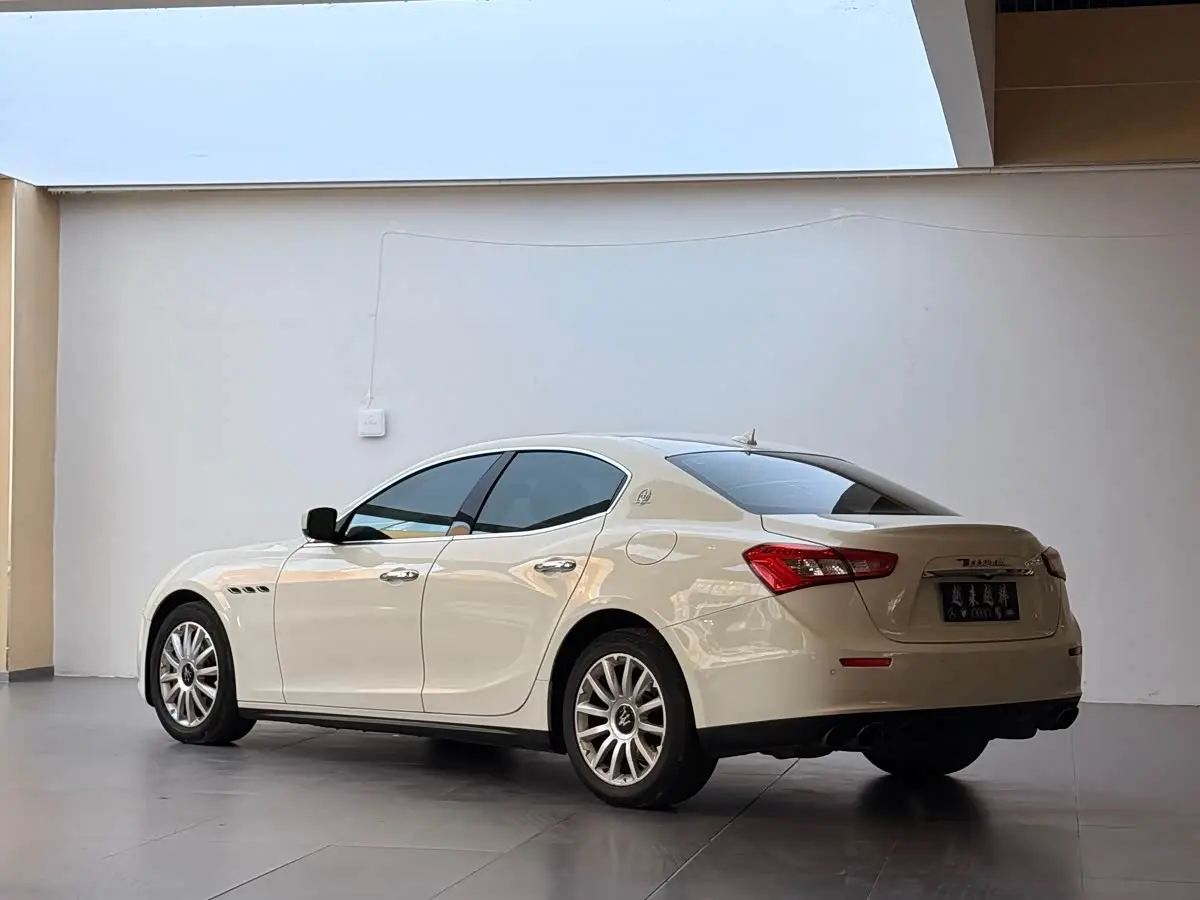 Maserati Ghibli 2017 — Şəkil 11/13