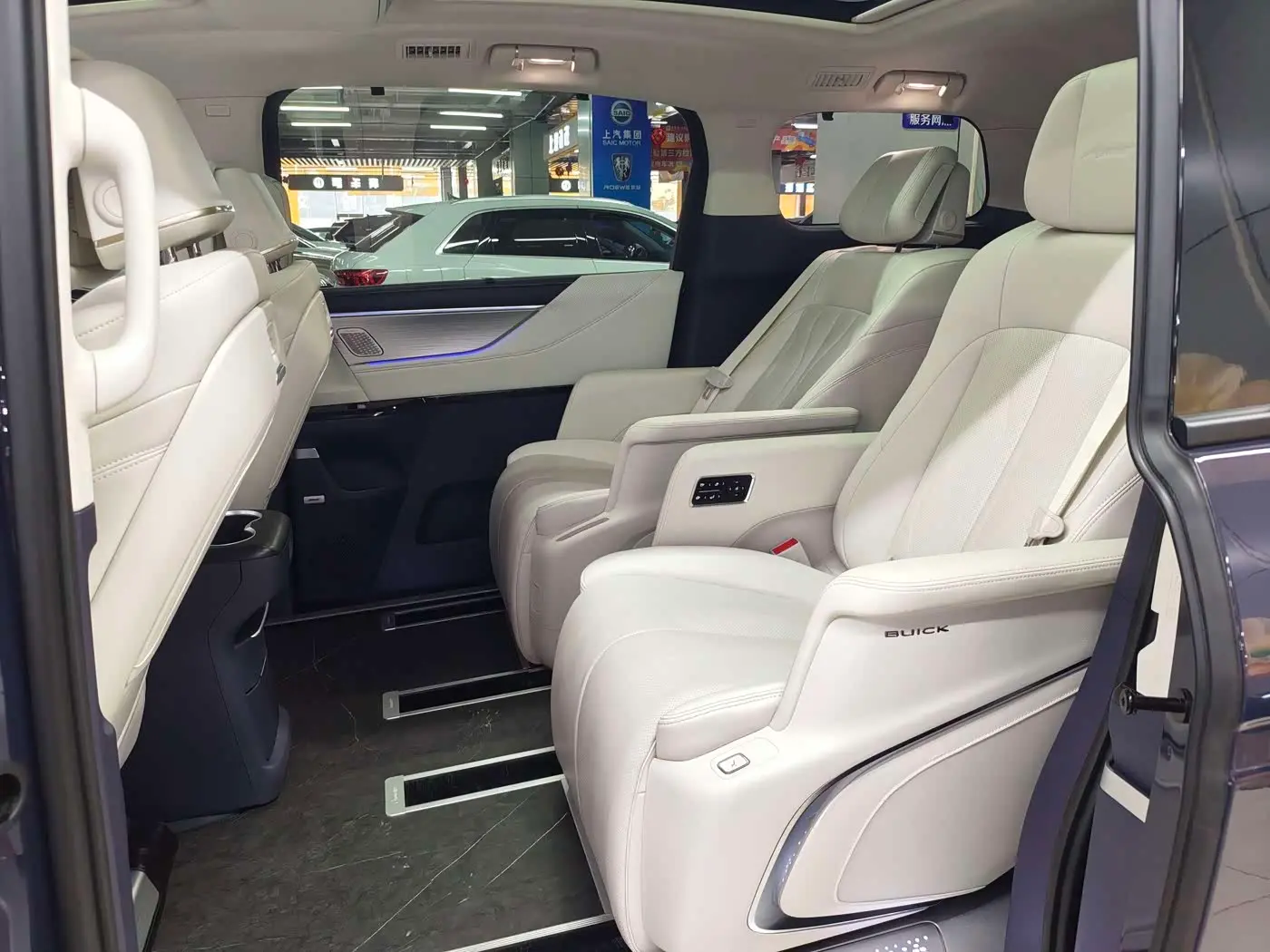 Buick GL8 New Energy 2025 — Photo 6/17