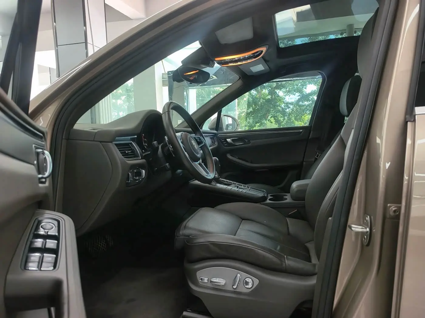 Porsche Macan 2018 — Photo 8/14