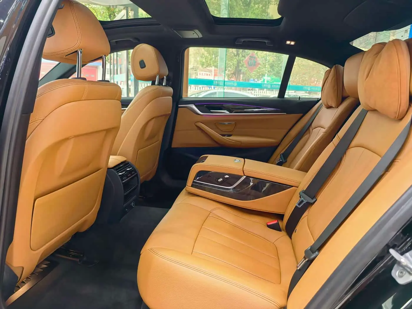 BMW 5 Series 2018 — Photo 14/16