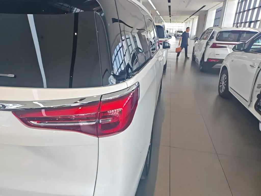 Buick GL8 2020 — Photo 8/20