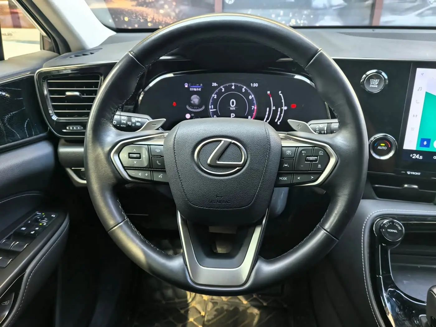 Lexus NX 2023 — Photo 6/9