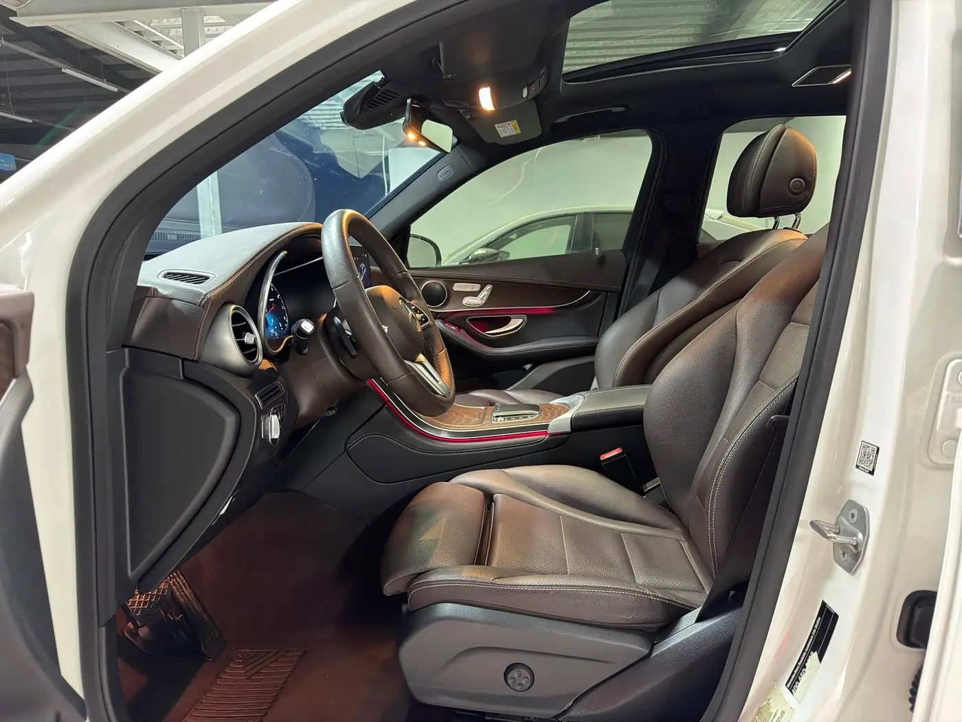 Mercedes-Benz GLC 2020 — Photo 7/20