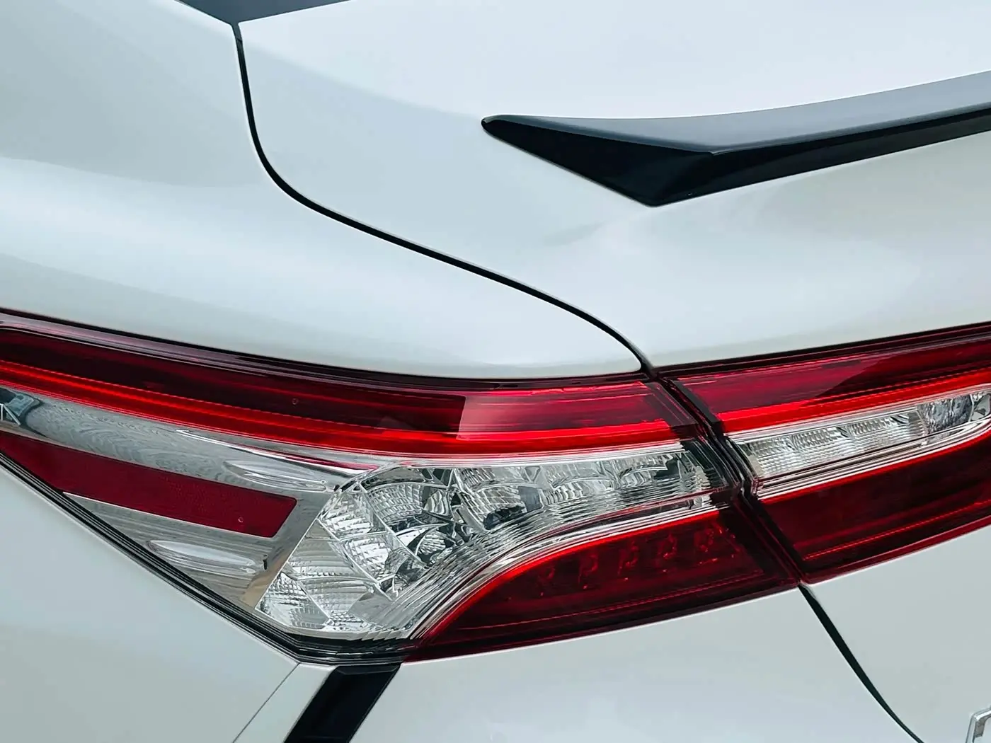 Toyota Camry 2023 — Фото 7/20