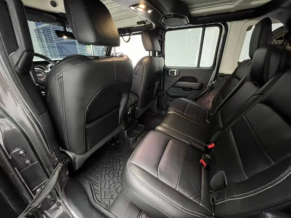 Jeep Wrangler 2021 — Фото 12/16