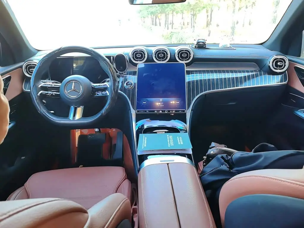 Mercedes-Benz GLC 2024 — Photo 5/20