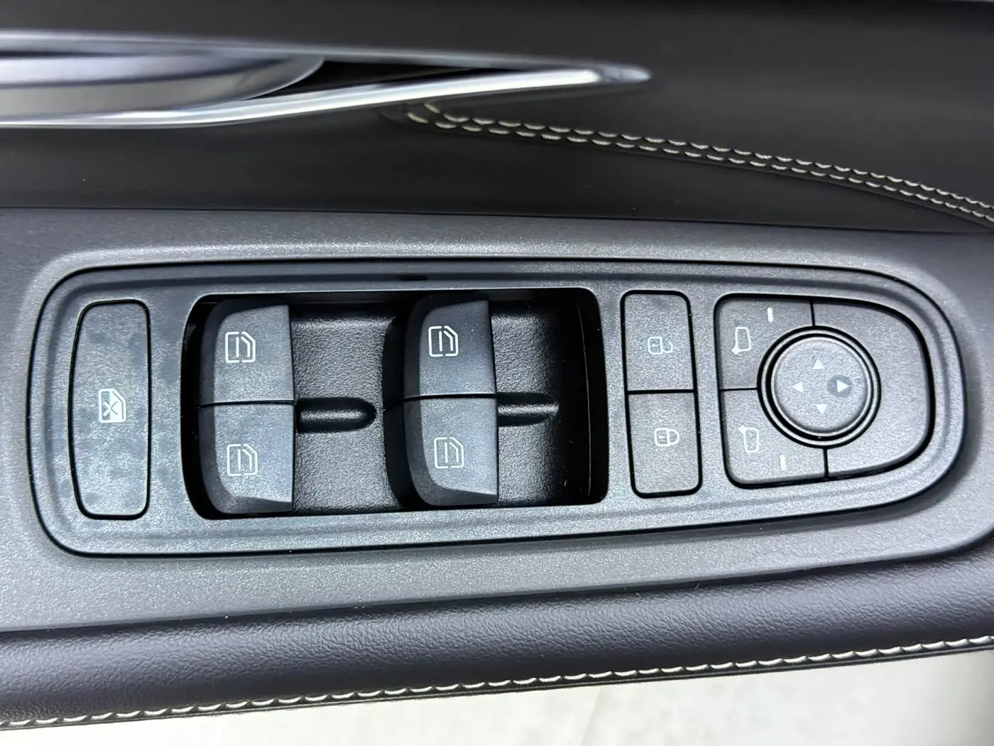 Jetour X70 PLUS 2023 — Photo 16/20