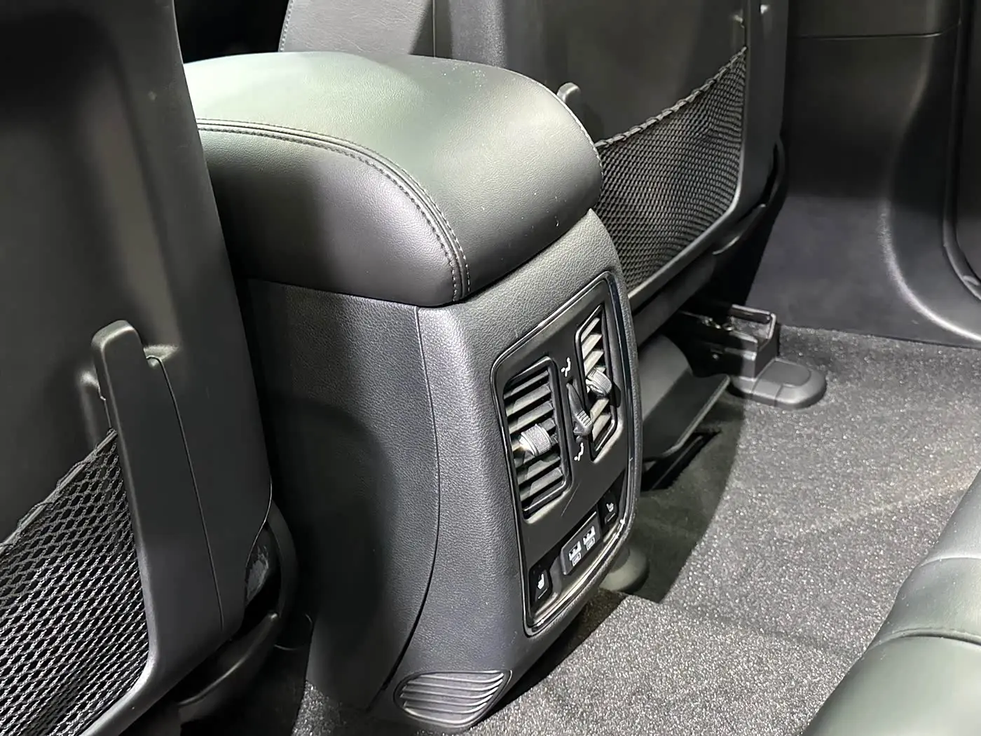 Jeep Grand Cherokee 2022 — Photo 20/20