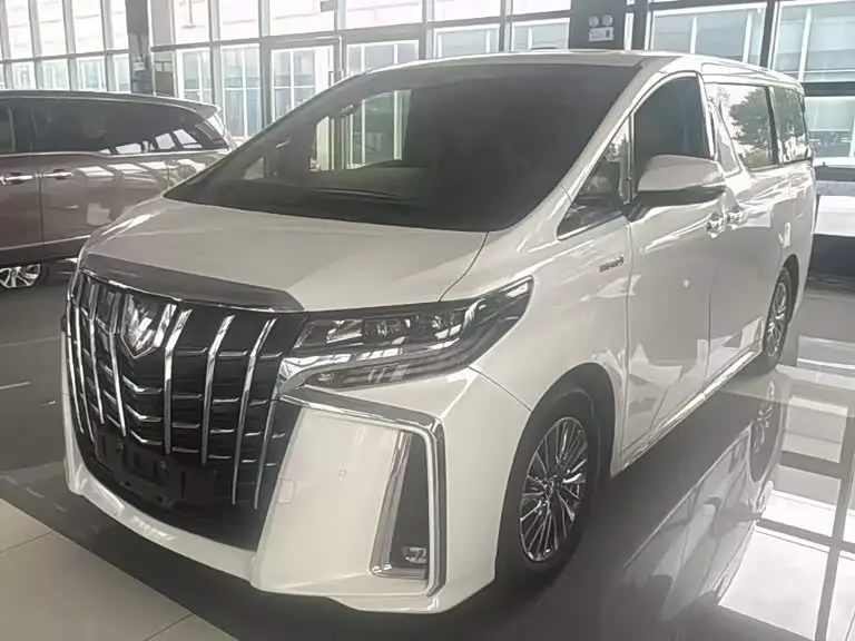 Toyota Alphard 2022 — Photo 1/9