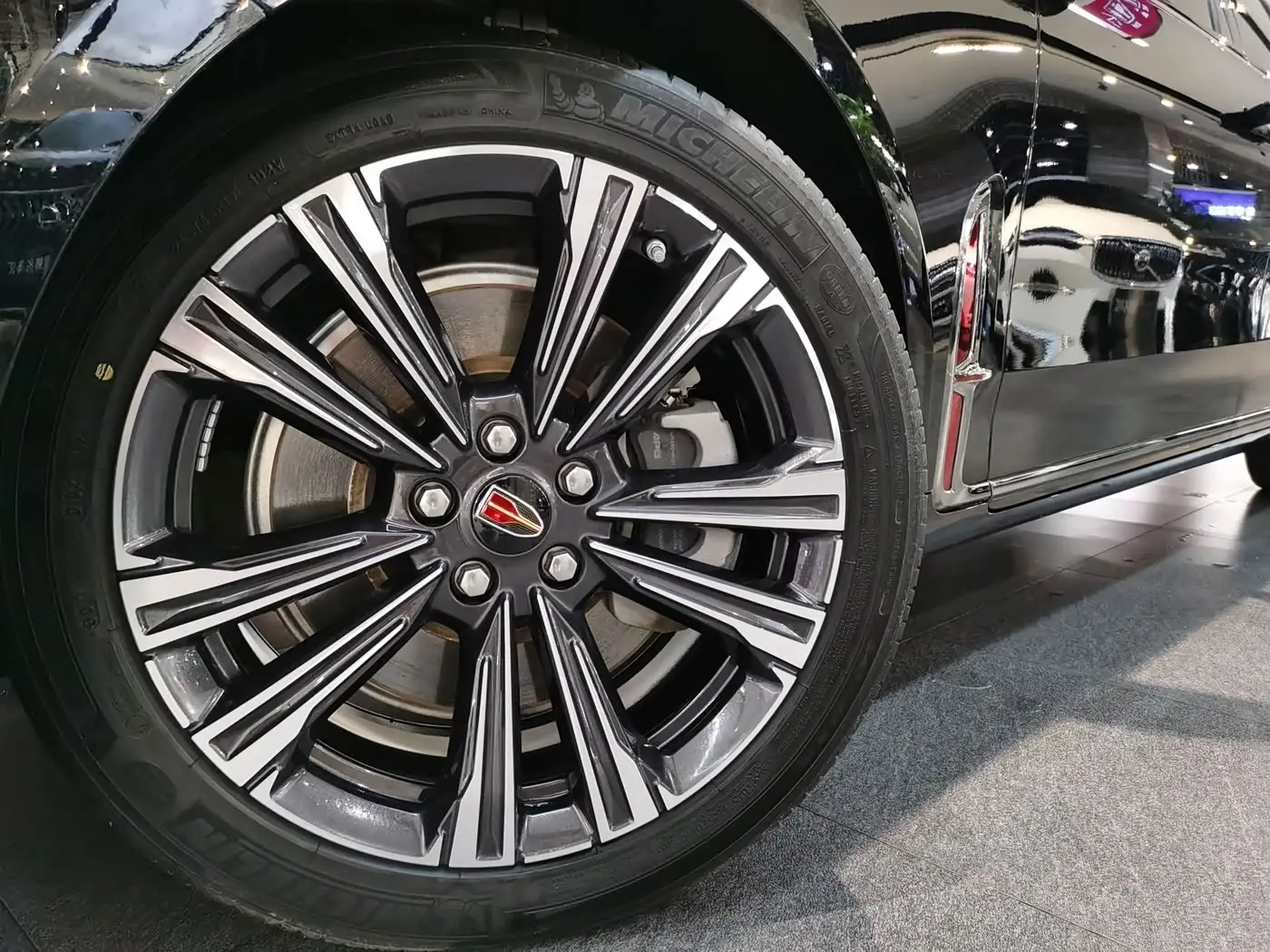 Hongqi H9 2024 — Photo 18/18
