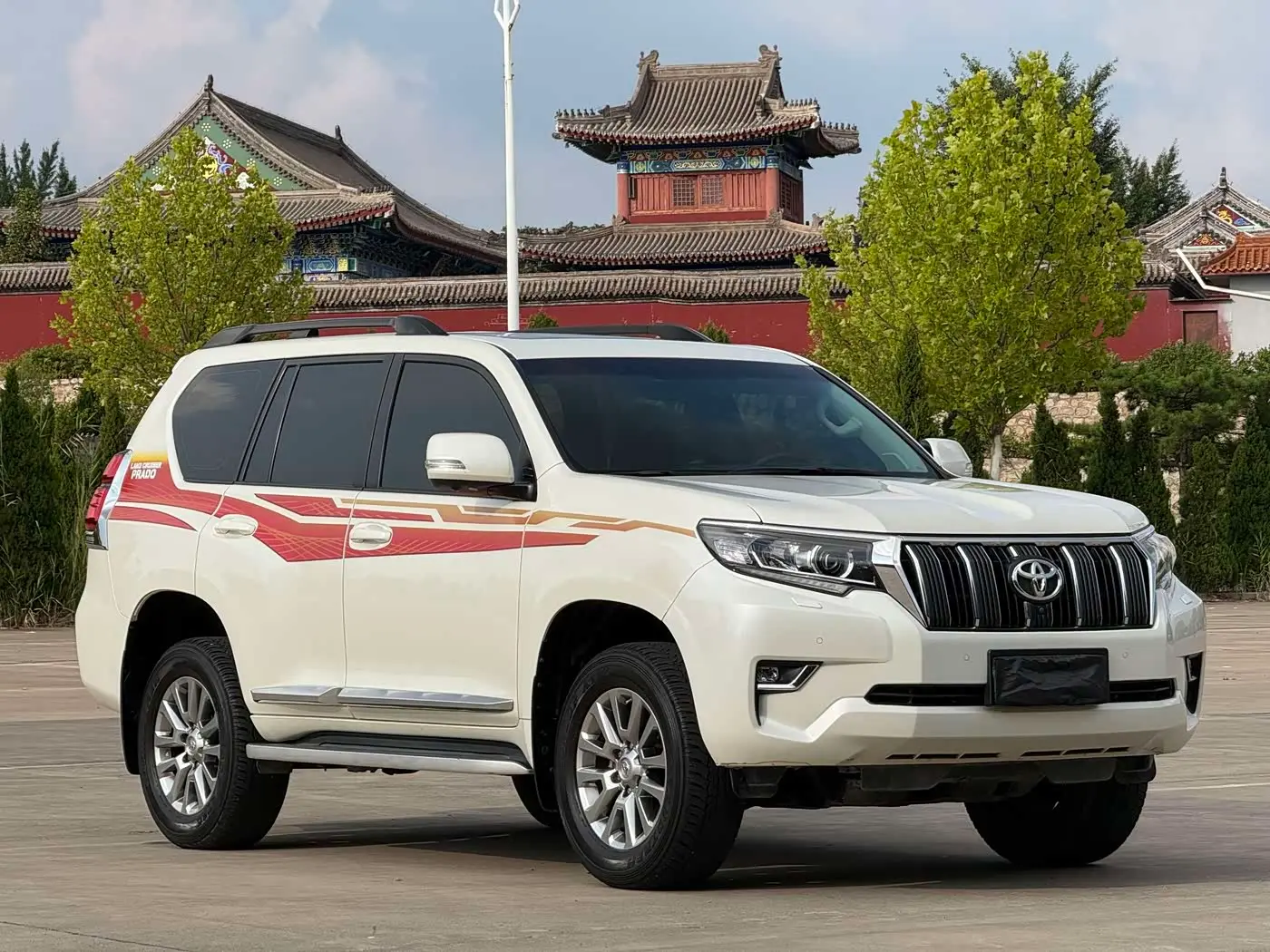 Toyota Prado 2019 — Photo 3/20